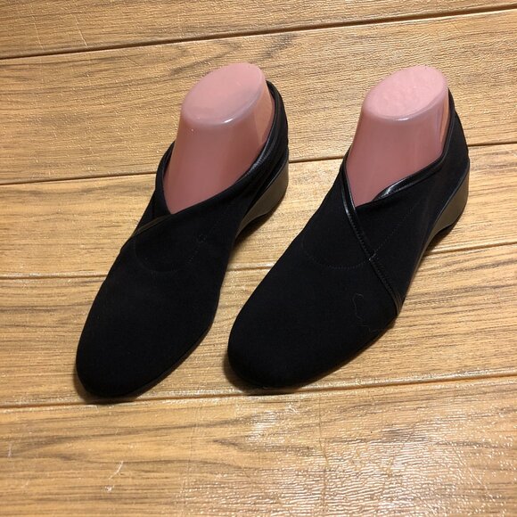 Thierry Rabotin Microfiber/Nappa women black Trim slip on shoes, 7 - Picture 1 of 11